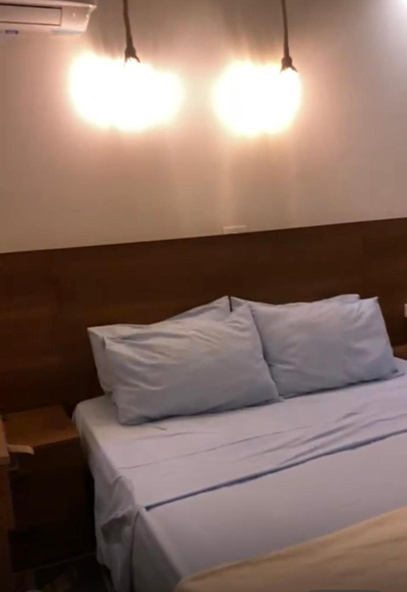 The Clay - 2br Artistic Yet Modern Loft Located Strategically Near Shopping Centre And Market Appartamento Il Cairo